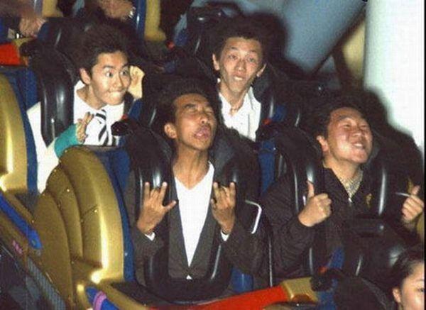 Buches grimaces asiatiques Les Bûches du parc dattraction Photos Insolites