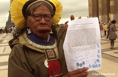 Soutien aux Raoni pour préserver l'Amazonie du barrage de Belo Monte