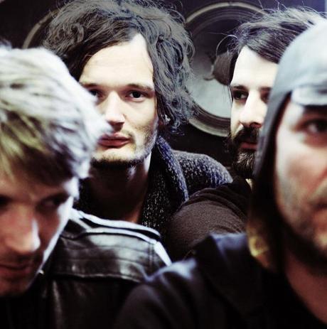 Apparat, Black Water.