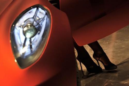 alfa romeo,femme,jambe