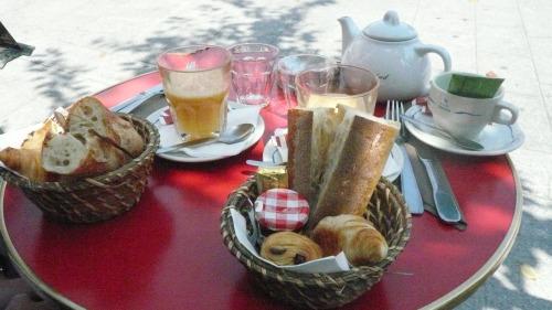 BRUNCH AU CAFE MENILMONTANT