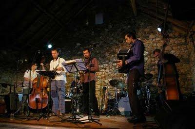 Pulcinella et Dzsindzsa domptent les fauves