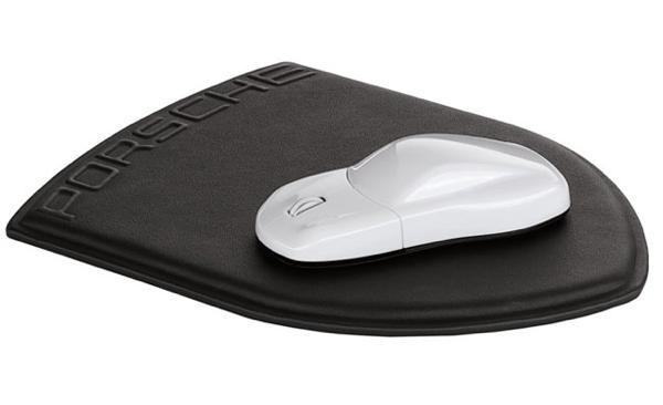 Porsche designed mouse and mousepad Une souris et un tapis Porsche