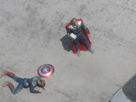 Vidéo: L'incroyable coup de marteau de Thor sur le tournage de The Avengers !