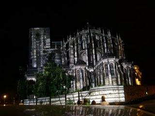 Cathédrale du Mans (de jour et de nuit estivale)