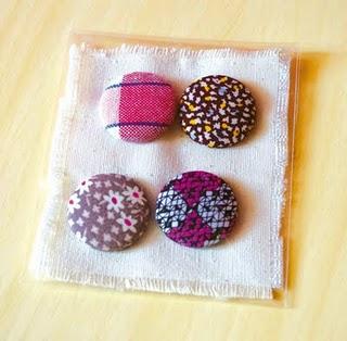 Badges en tissu recylcé, lot 04