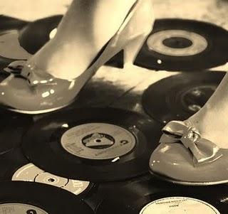 Mademoiselle loves Vinyls  //