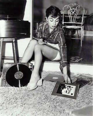 Mademoiselle loves Vinyls  //