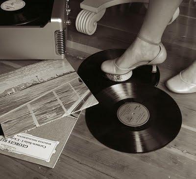 Mademoiselle loves Vinyls  //