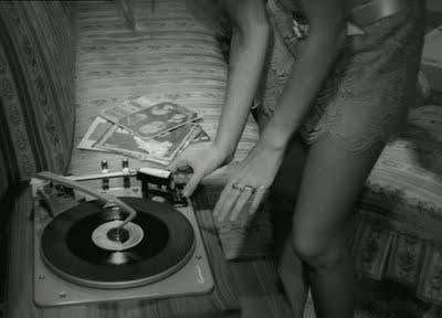 Mademoiselle loves Vinyls  //