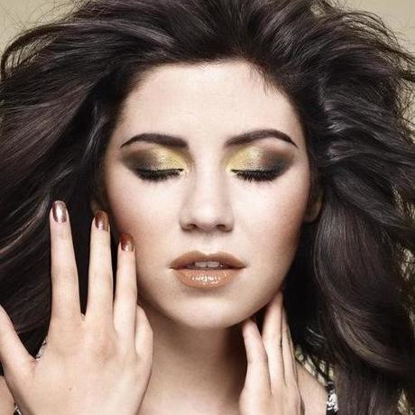 Marina & The Diamonds: Radioactive (Acoustic) - MP3
On...