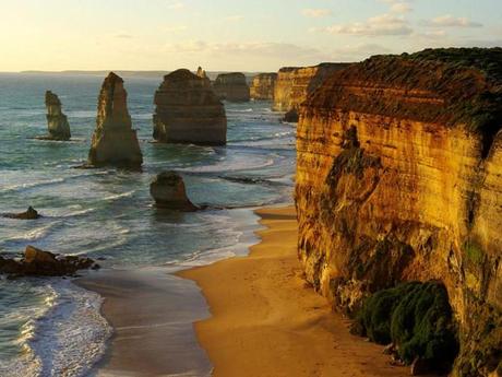 La Great Ocean Road longe la côte océanique, au sud de l’Australie méridionnale.