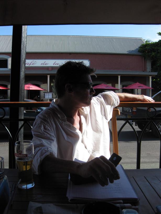 Ne vous déplaise...