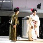 Suzuki, sa fidèle servante, ne parvient pas à la consoler