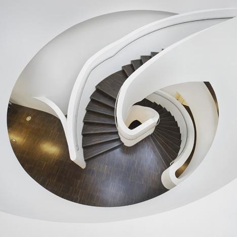 Un centre media à Oberkirch par Wurm + Wurm