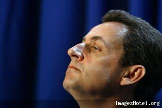 Nouveau scoop de mémé Kamizole : Nicolas Sarkozy n’est plus président !