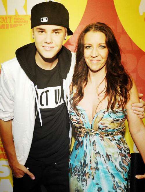 Kris JENNER veut sa Fille Avec J-BIEBER