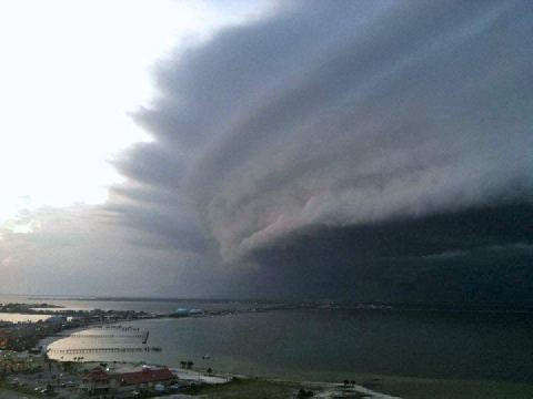 Photo impressionnante de l’ouragan Irène ! Source :  @1snapmusic Bill Gray August 28, 2011 