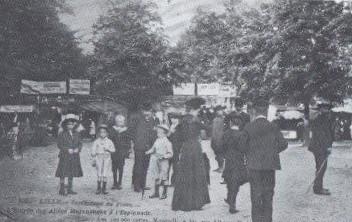 La Foire aux manèges à l'Esplanade .