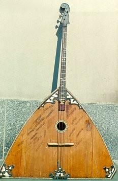 medium_balalaika.jpg