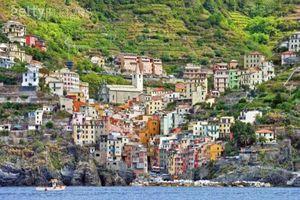 Cinque terre riomaggiore bateau