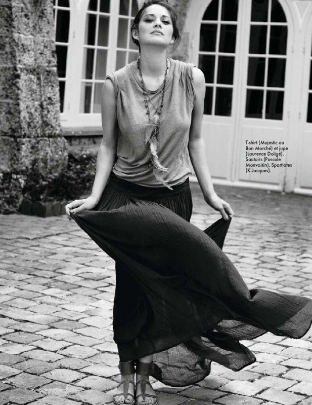 Marion Cotillard, naturelle et souriante pour le magazine Elle, Aout 2011