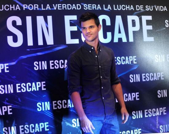 Taylor Lautner à Mexico pour l'avant première d'Abduction