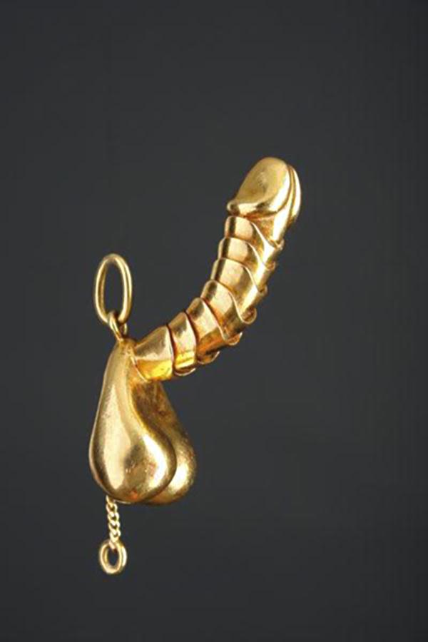 Un phallus en Or