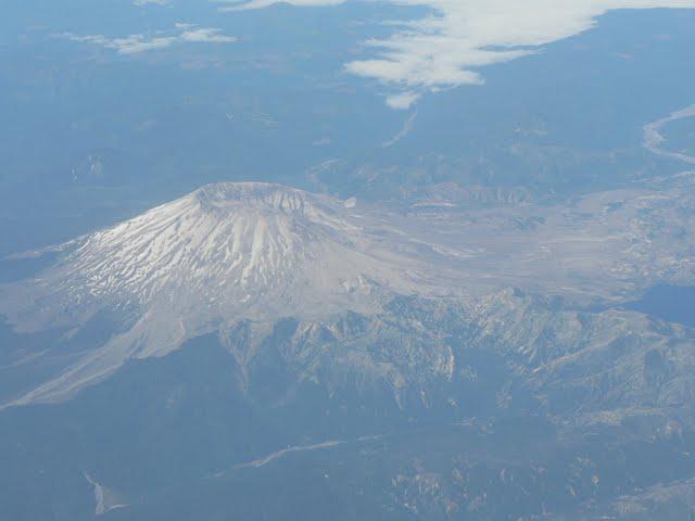 Croisière en Alaska, Jour 1: Voler au Dessus des Volcans Jusqu’à Vancouver