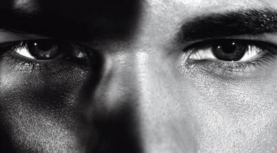 Taylor Lautner magnifique dans V Man Magasine