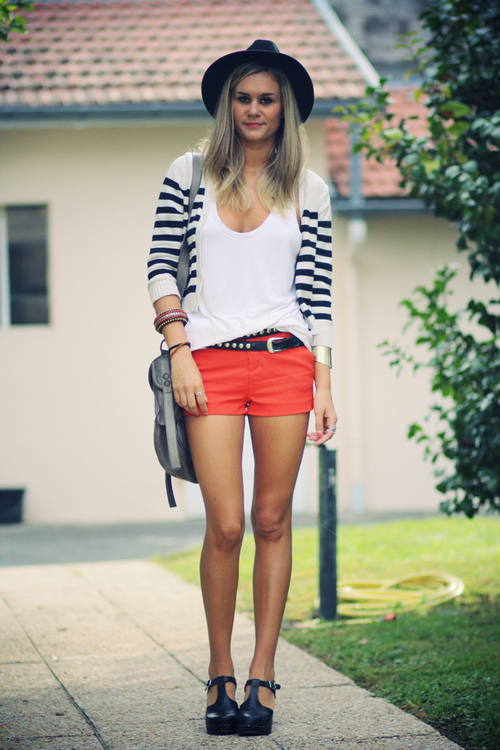 Le petit frère... Le petit frère...