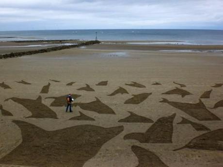 Jamie Wardley : une oeuvre collaborative sur le sable
