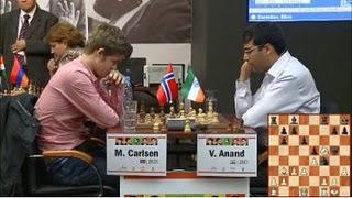 Echecs à Moscou : le champion du monde d'échecs Vishy Anand affronte Magnus Carlsen © site officiel