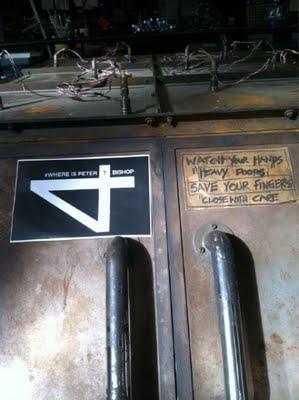 FRINGE, saison 4 : behind the scenes by Ari Margolis