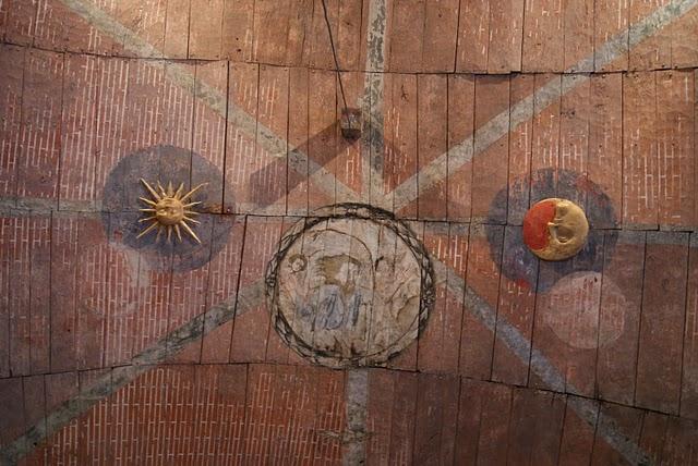 Au Pays Basque : petite merveille perdue au milieu de nulle part : St Nicolas d'Harambels, sur les chemins de St Jacques