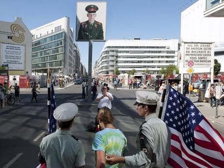 Checkpoint Charlie, à Berlin, en Allemagne