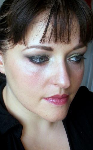 Un maquillage metalique et lumineux: high shine eyecolor de Bare minerals