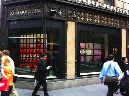 Une vitrine de 64 iPad...