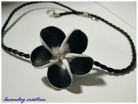 collier fleur de tiaré noir 1