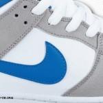 nike sb dunk low white grey varsity royal 03 150x150 Nike SB Dunk Low White/Grey Varsity Royal  