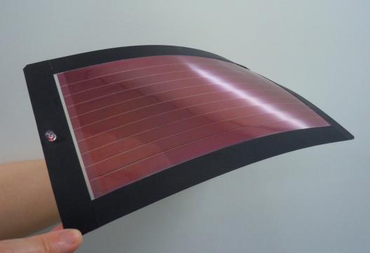 Des panneaux solaires sprayables from Mitsubishi…