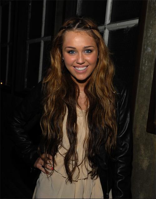 Miley CYRUS: Elle est une Mauvaise FILLE?