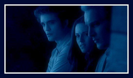 Bella passe la nuit dans les bras d'Edward Cullen