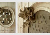 Porte-bobines en bois et fil de fer.