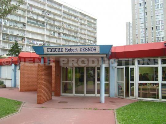 Noisy-le-Sec : Une trentaine de jeunes s' attaquent à deux crèches municipales