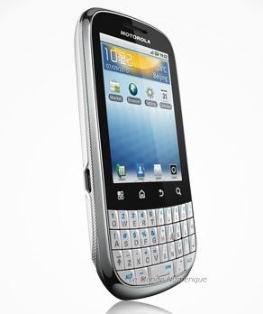 Motorola annonce la sortie du smartphone Fire en version blanche Motorola annonce la sortie du smartphone Fire en version blanche