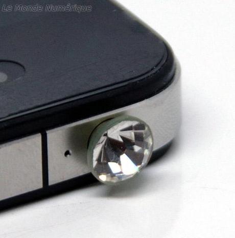 Un bouchon anti-poussière Diamant pour l’iPhone