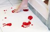 Blood Bath Mat2 160x105 Bathmat : Un tapis plein de sang