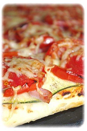 Pizza-lardons-courgettes-V.jpg