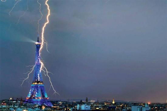 Une incroyable photo de la Tour Eiffel